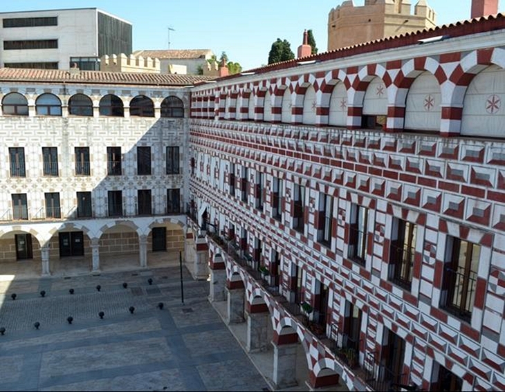 La Cívica solicita formalmente la concesión de la Medalla de Extremadura a Amigos de Badajoz