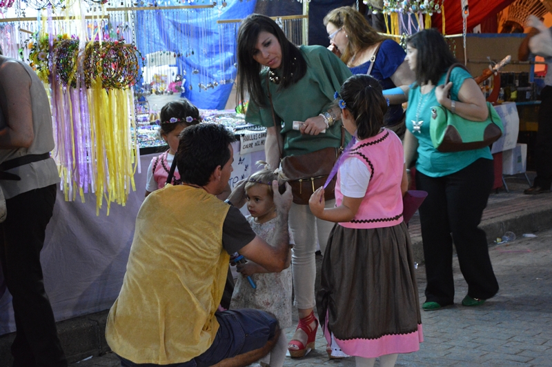 Ambiente en el Mercado Artesanal de La Batalla de La Albuera