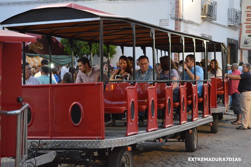 Ambiente en el Mercado Artesanal de La Batalla de La Albuera