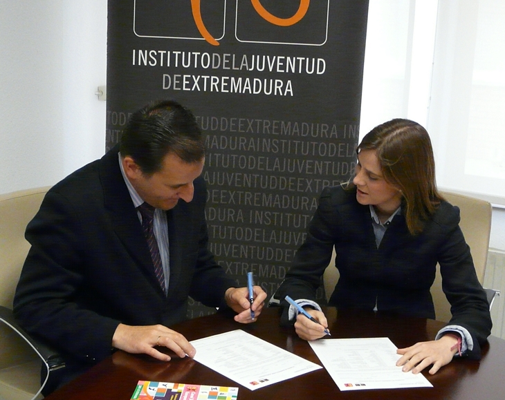 Grupo Ibercaja y el IJEX firman un convenio para desarrollar el carné joven europeo