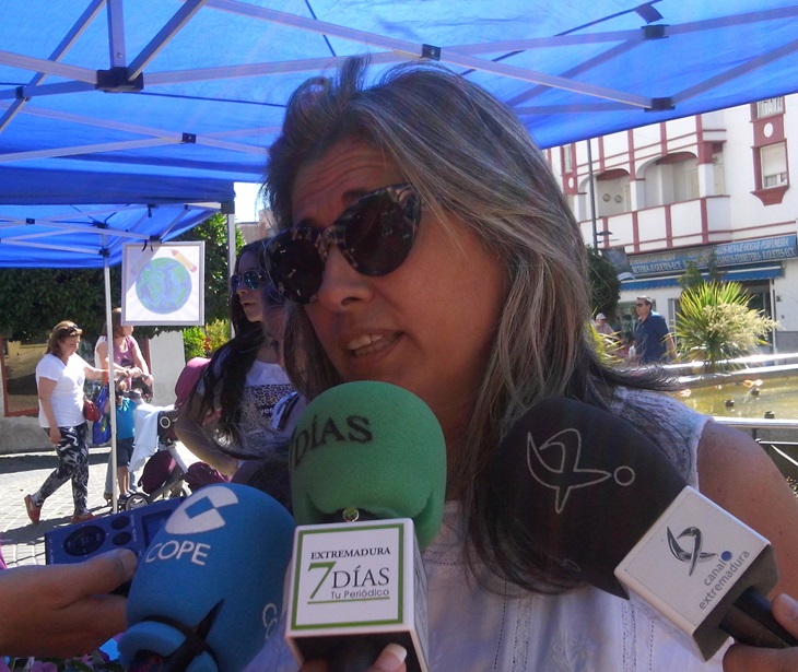 Alumnos de 3º de ESO montan puestos de venta por una labor solidaria
