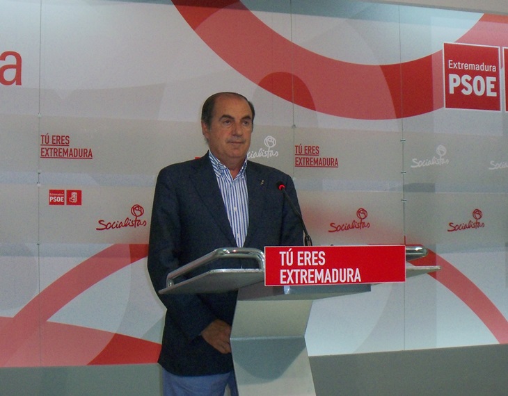 PSOE: &quot;El AVE de Extremadura no existe&quot;