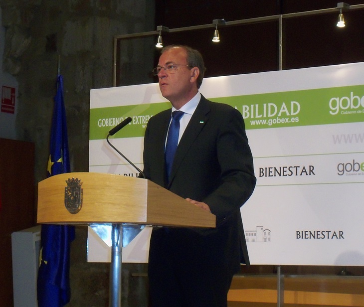 Monago destinará más ayudas para Sanidad y Educación