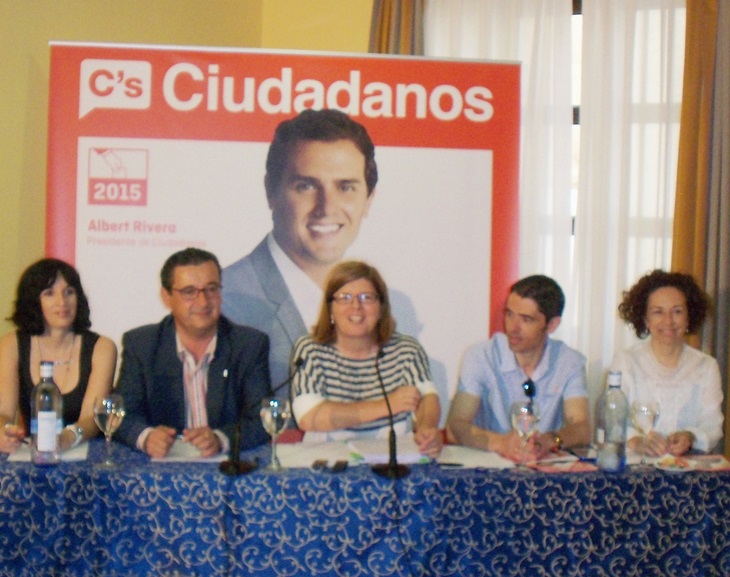Mª Victoria Domínguez (C’s): “Hay temas  más importantes que el AVE, como los recortes en Sanidad o Educación”