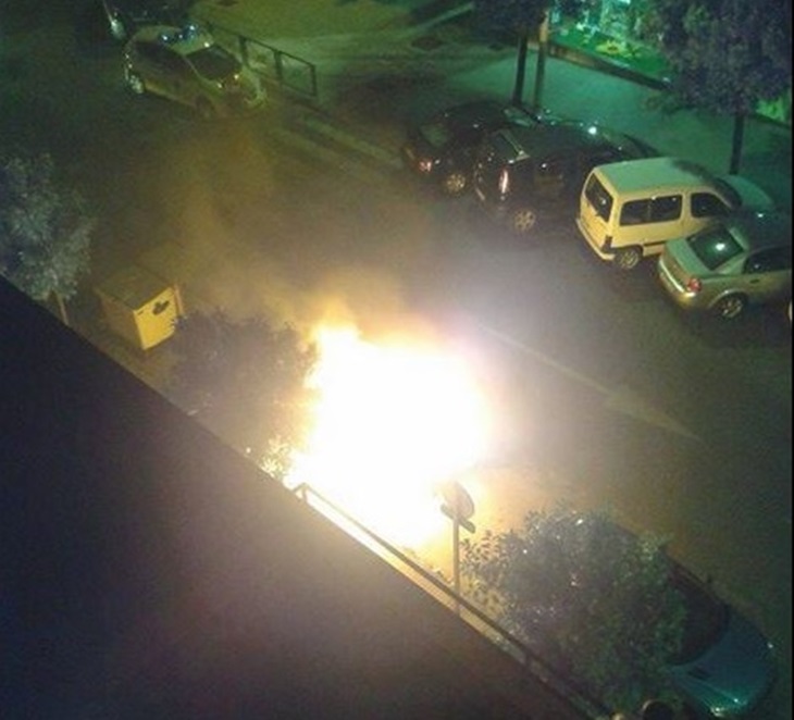 Incendio de un contenedor en una urbanización de Mérida