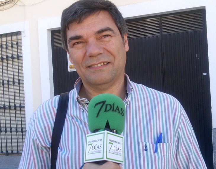 Enfermos de esclerosis múltiple realizan un &#39;cordón humano&#39; en el Templo de Diana