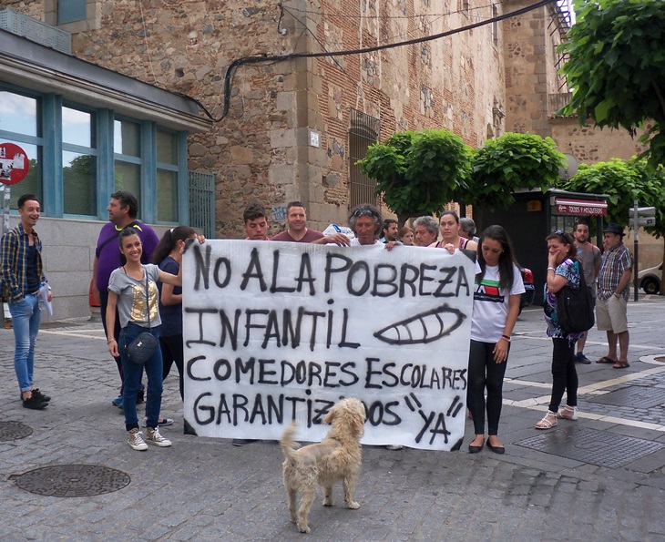 Campamento Dignidad exige que los comedores escolares estén abiertos durante el verano