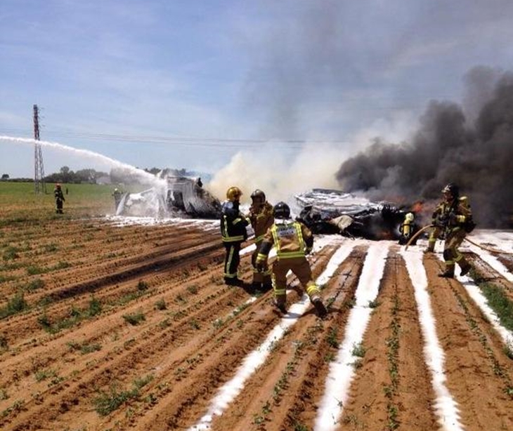 De 8 a 10 muertos en un accidente de avión en el Aeropuerto de Sevilla