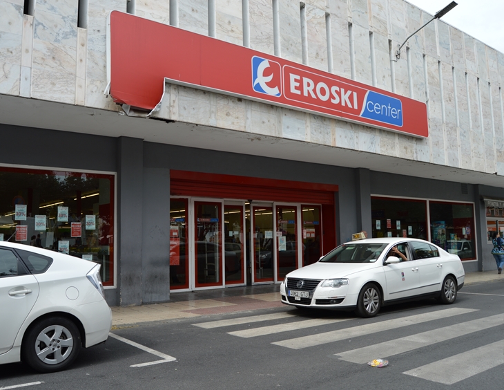 Eroski deja el mítico supermercado del Paseo de San Francisco