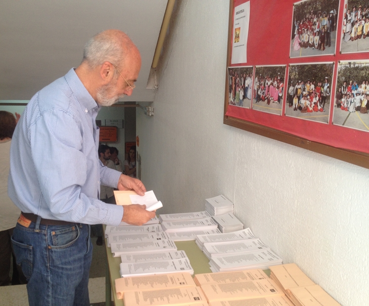 Remigio Cordero (Recuperar Badajoz – Podemos) ejerce su derecho a voto