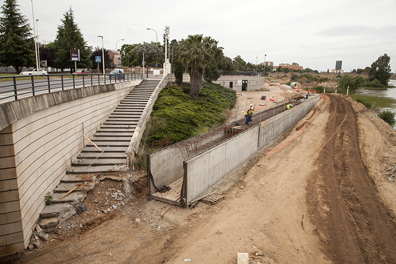 Las obras del nuevo colector en Badajoz dejarán un paseo fluvial ampliado