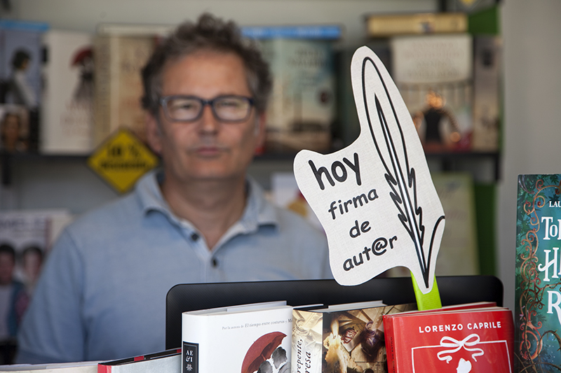 Ambiente en la Feria del Libro de Badajoz 2015