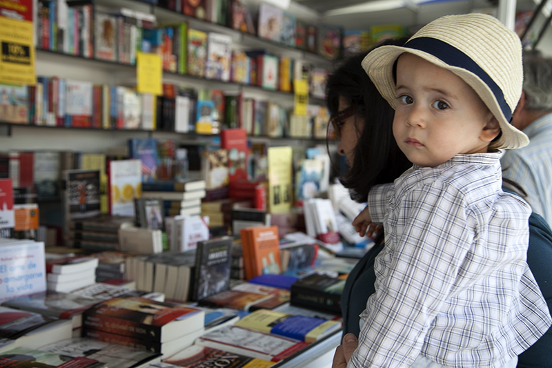 Ambiente en la Feria del Libro de Badajoz 2015