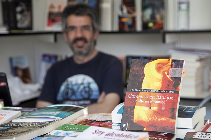 Ambiente en la Feria del Libro de Badajoz 2015