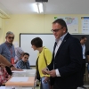 Antonio Rodríguez Osuna (PSOE) acude a votar en Mérida
