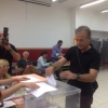 Pedro Escobar (IU) ejerce su derecho a voto en Badajoz