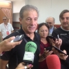 Pedro Escobar (IU) ejerce su derecho a voto en Badajoz