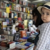 Ambiente en la Feria del Libro de Badajoz 2015