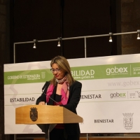 Cristina Teniente: &quot;Los gobiernos se deciden en las urnas, no en los despachos&quot;
