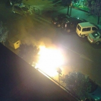 Incendio de un contenedor en una urbanización de Mérida