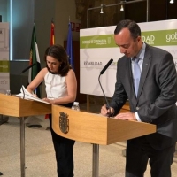 Muñoz firma un convenio para aumentar la protección de las víctimas de violencia de género