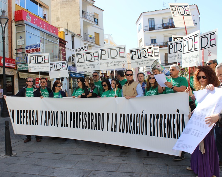 PIDE (Sindicato del Profesorado Extremeño): “NO  a los recortes en la educación extremeña”