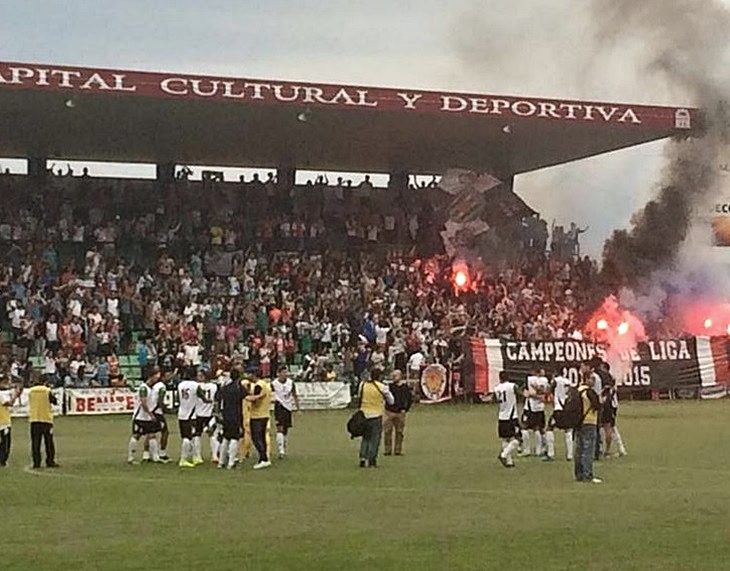 Cuatro policías agredidos por ultras en el partido &#39;Mérida Vs Badajoz&#39;