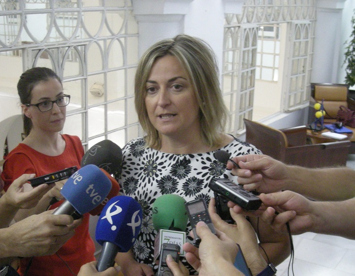 Blanca Martín anuncia que se mantendrán los sueldos de los diputados