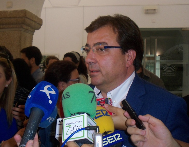Vara pide a Rajoy que &quot;paralice el borrador del Ministerio hasta que se constituyan los gobiernos&quot;