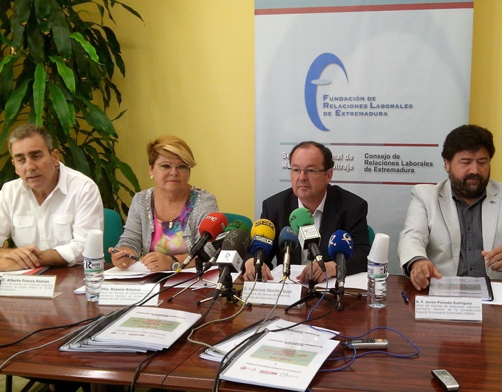 UGT y CCOO aseguran que &quot;se percibe una tendencia hacia la recuperación&quot;