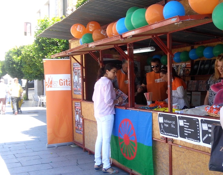 El Colectivo Gitano presenta actividades en la Plaza de España de Mérida