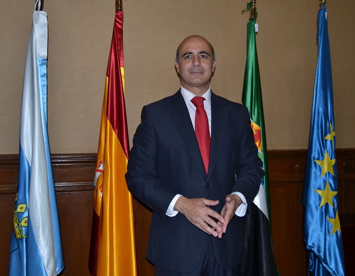 El nuevo alcalde de Zafra se reduce su sueldo un 10%