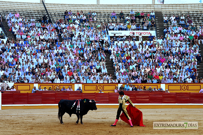 Imágenes de la primera corrida de la Feria de San Juan 2015