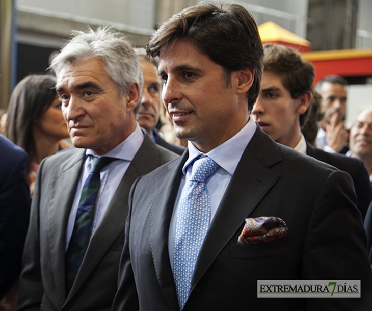 El torero Fran Rivera inaugura su exposición en Badajoz