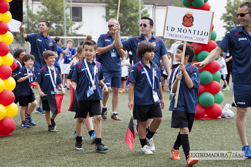 Da comienzo el Mundialito de Fútbol en Badajoz