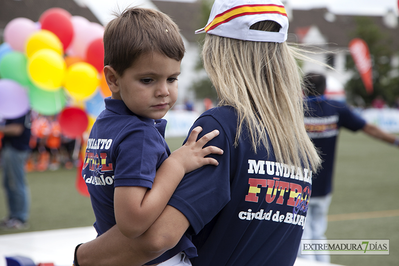 Da comienzo el Mundialito de Fútbol en Badajoz