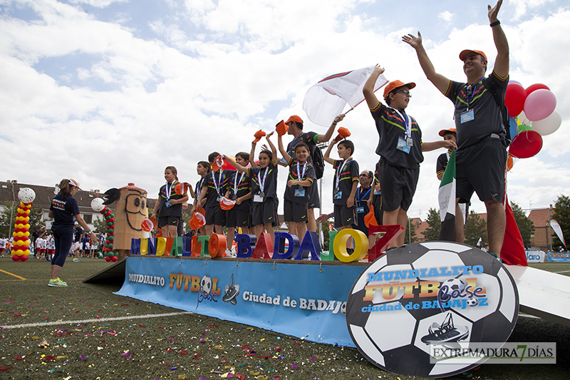 Da comienzo el Mundialito de Fútbol en Badajoz