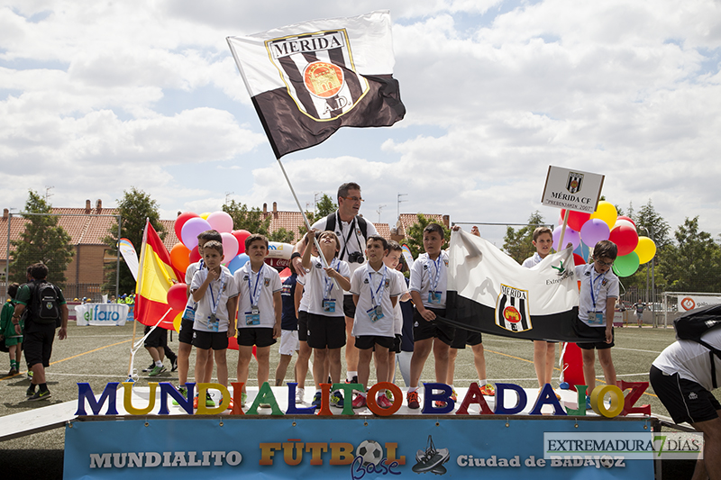 Da comienzo el Mundialito de Fútbol en Badajoz