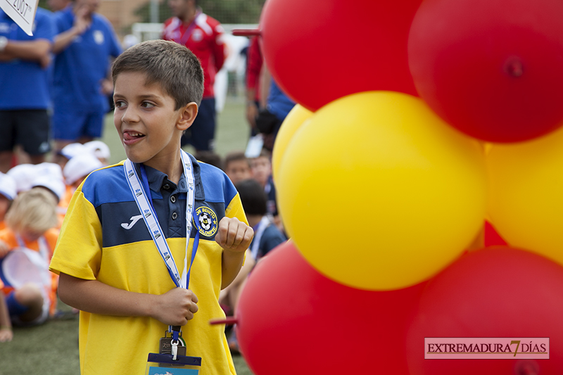 Imágenes del Mundialito de Fútbol en Badajoz