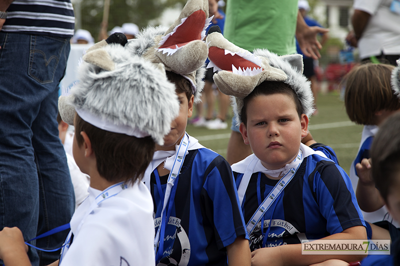 Imágenes del Mundialito de Fútbol en Badajoz