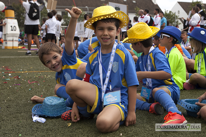 Imágenes del Mundialito de Fútbol en Badajoz