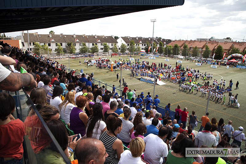 Imágenes del Mundialito de Fútbol en Badajoz