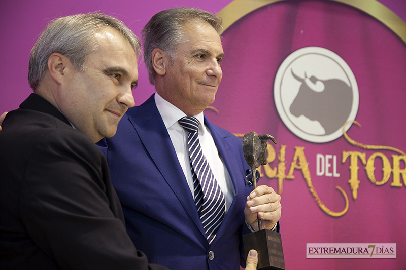 Juan Barco Caballero recibe el I Premio Ibérico de Ecuextre