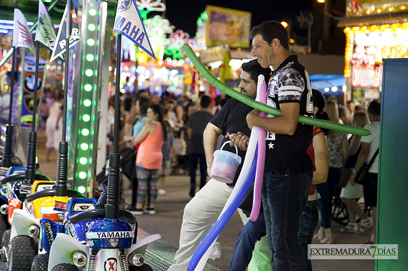 Caras de alegría en la apertura de la Feria de San Juan - Badajoz 2015