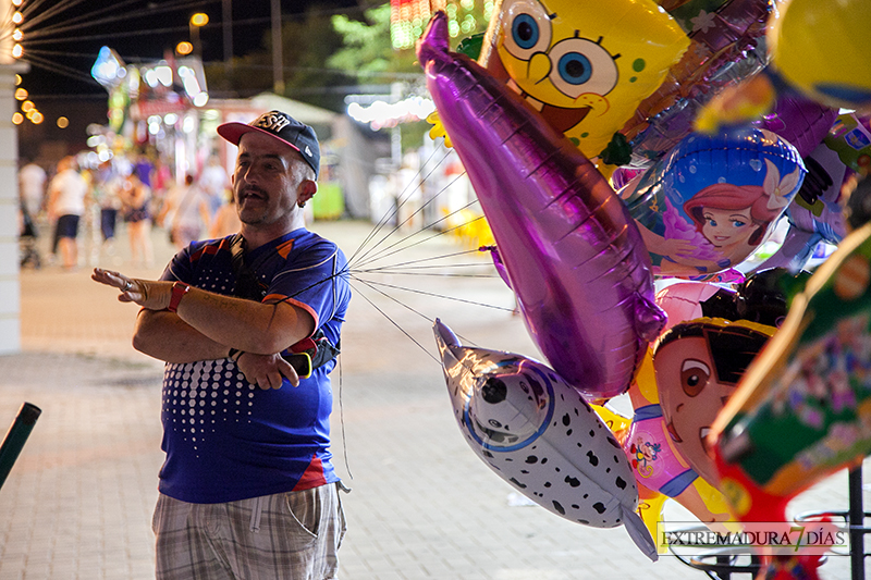 Caras de alegría en la apertura de la Feria de San Juan - Badajoz 2015