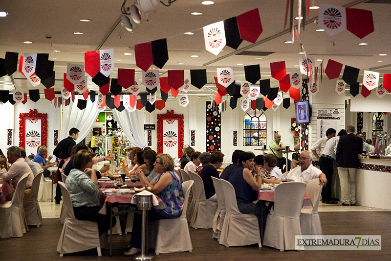 FOTOS del AMBIENTE en la Caseta de FERIA de El Corte Inglés