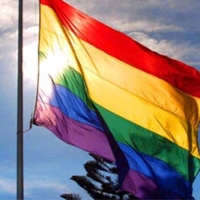 El PSOE colocará banderas LGTBI en aquellos ayuntamientos donde gobierne