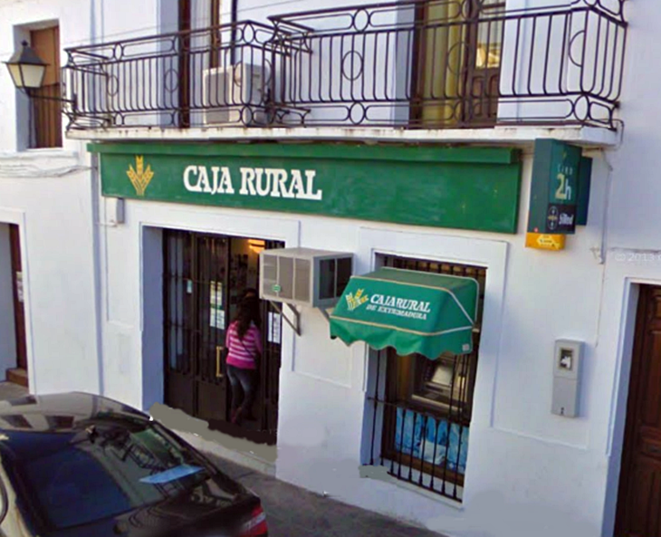 Atraco a punta de pistola en una sucursal bancaria de Higuera de Vargas