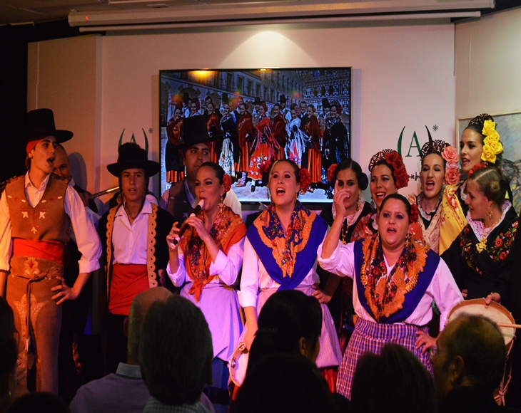 La Asociación de Coros y Danzas de Badajoz  presenta  nuevo disco