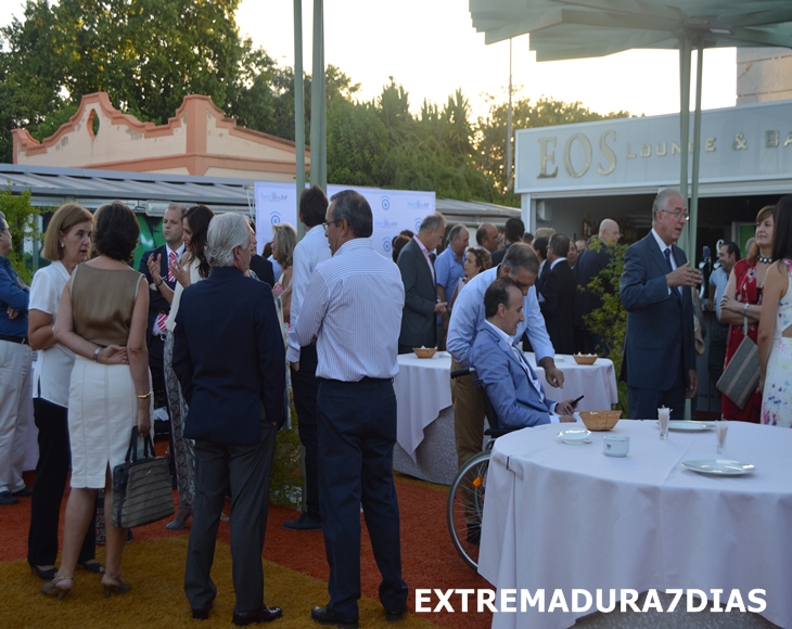 La empresa extremeña “Laser Ocular Clinic Vision” abre sus puertas en Badajoz